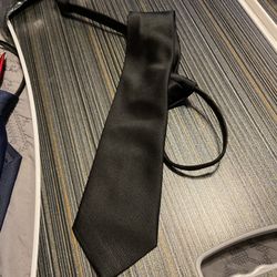 Elegant Silk Tie In Red , Black , Blue And Gray