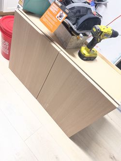 Kitchen cabinet