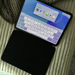 iPad Pro 11” M4 — 512GB Wi-Fi — Excellent! Charger + Case + Screen Protector — Warranty!