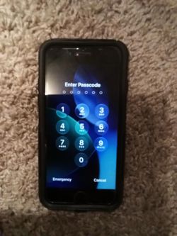Apple iPhone SE in Black Case