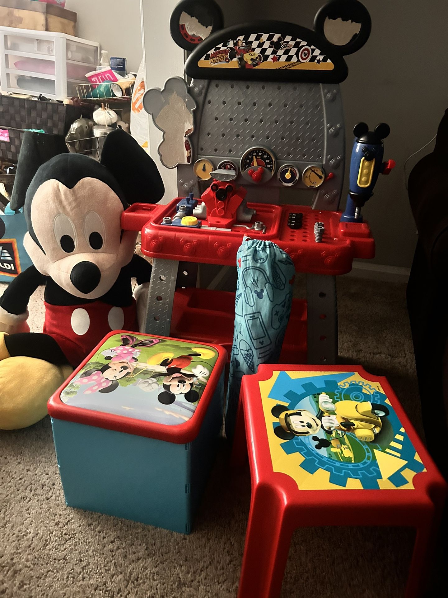 Mickey Set Up
