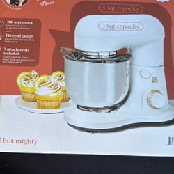 Beautiful Kitchenware Mixer