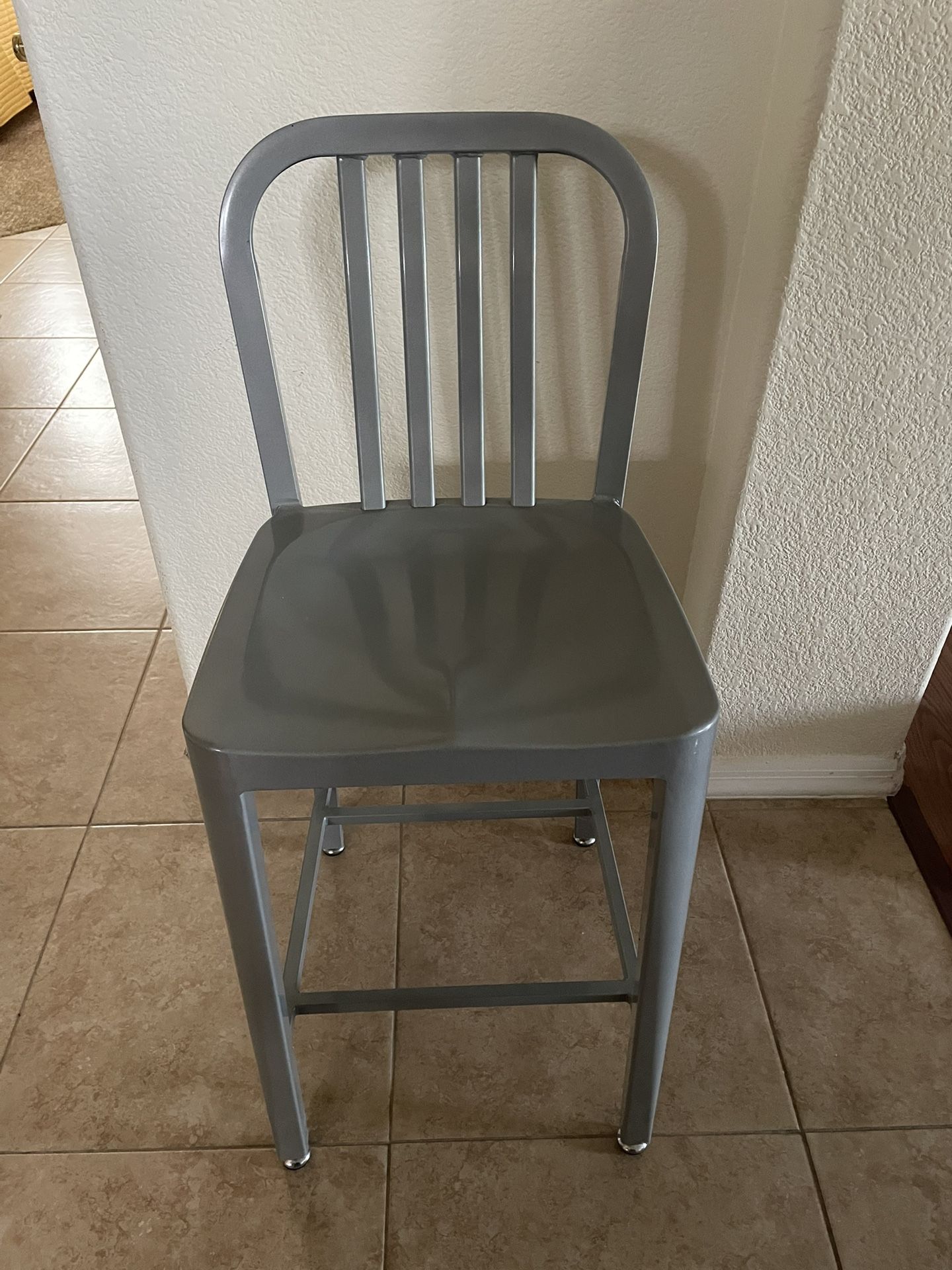 Counter Height Metal Stool (1)