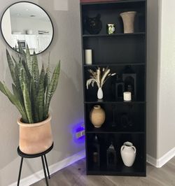 Bookshelf Corner