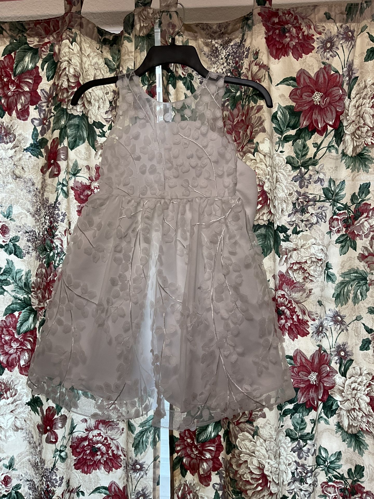 #261-White Midi Dress. Brand Name: Rare Editions. Size: 12-Kids.