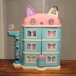 Gabby Dollhouse With All The Accessories