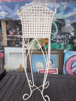 Tall metal basket weave plant stand