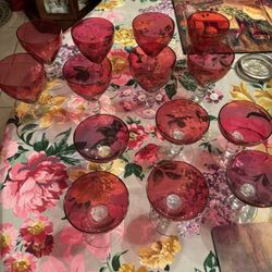 Nice Vintage Cranberry Wine Glasses Set