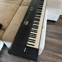 🎹 For Sale: Native Instruments Komplete Kontrol S88 – 88-Key MIDI Keyboard