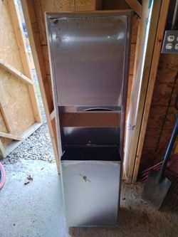 Dispensador. De Basura Y Porta Servilletas  Nuevos Tengo Solo 3 Y Solo Un Espejo  $$100 Cada Uno O 