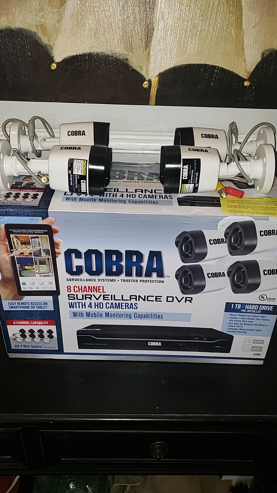 COBRA 8 CHANNEL SURVEILLANCE DVR WITH ALL 8 CAMERAS INCLUDED " WITH MOBILE MONITORING CAPABILITIES"