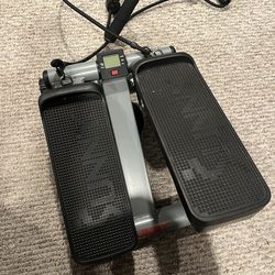 Compact exercise stepper