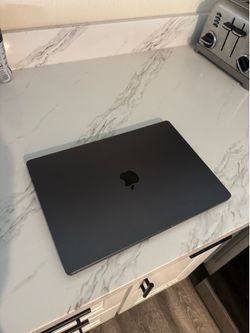MacBook Pro M4 16” chip 24GB ram 500gb storage