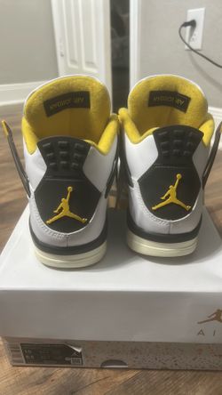 Jordan 4s vivid sulfur 8.5 men used