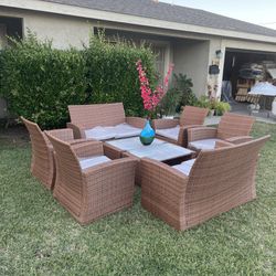 Brand New  Outdoor Patio Furniture Set ( in Box) 