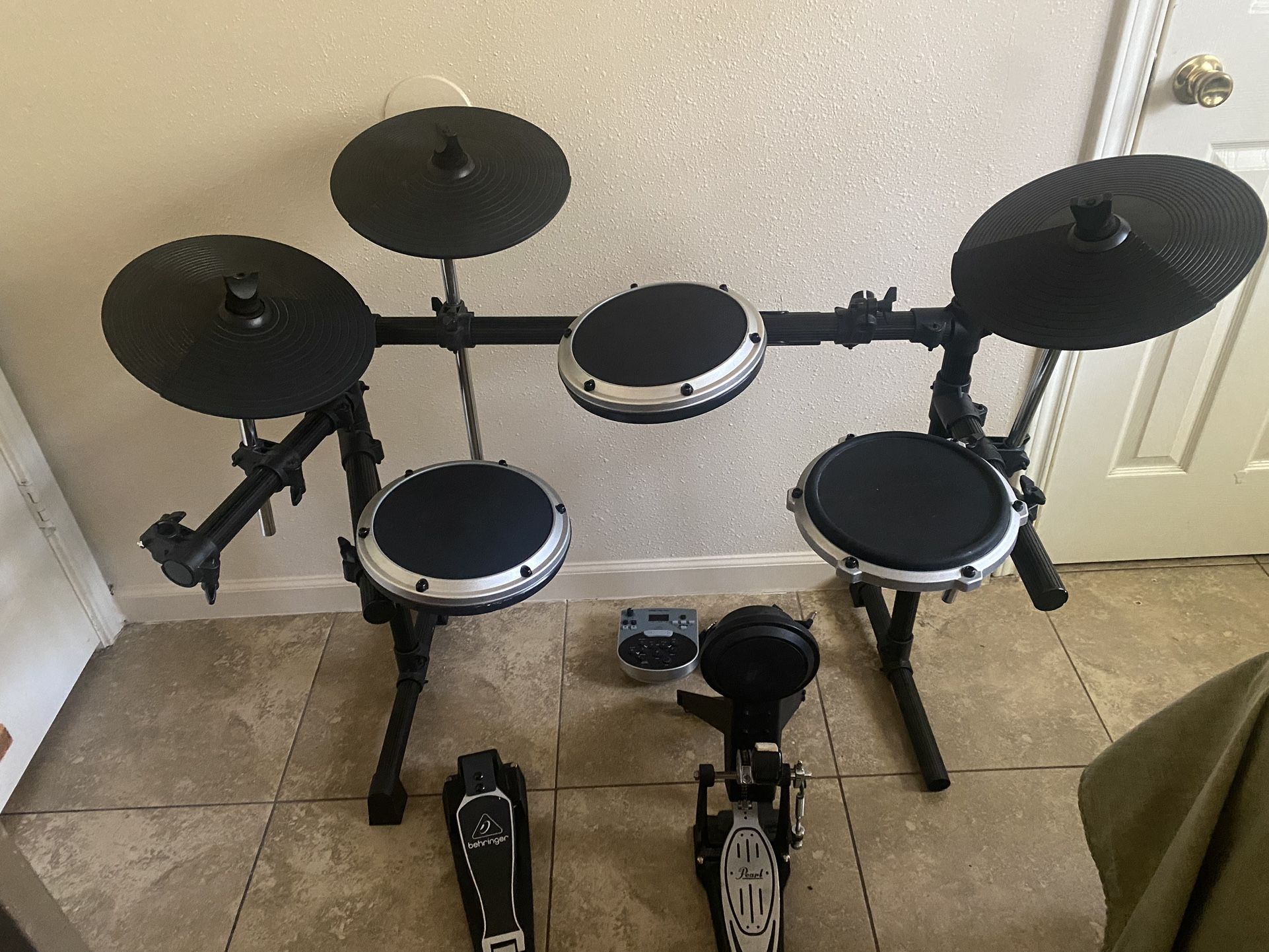Behringer XD8USB Electronic Drum Set