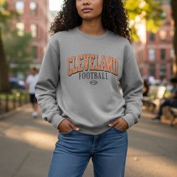 Cleveland Football Gray Lightweight Crewneck Sweatshirt Women’s Size Small