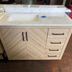 Huckleberry 42 in. Single Sink Weathered Tan Bath Vanity with White Engineered Marble Top