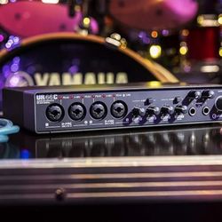 Steinberg UR44C 6x4 USB 3.0 Audio Interface with Cubase AI and Cubasis LE
