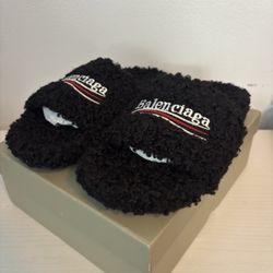 Balenciaga Slides 