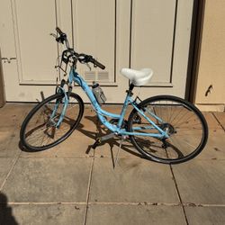 Trek 7100 Comfort Hybrid Bicycle