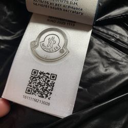 Authentic Used Moncler Maya Size:M 
