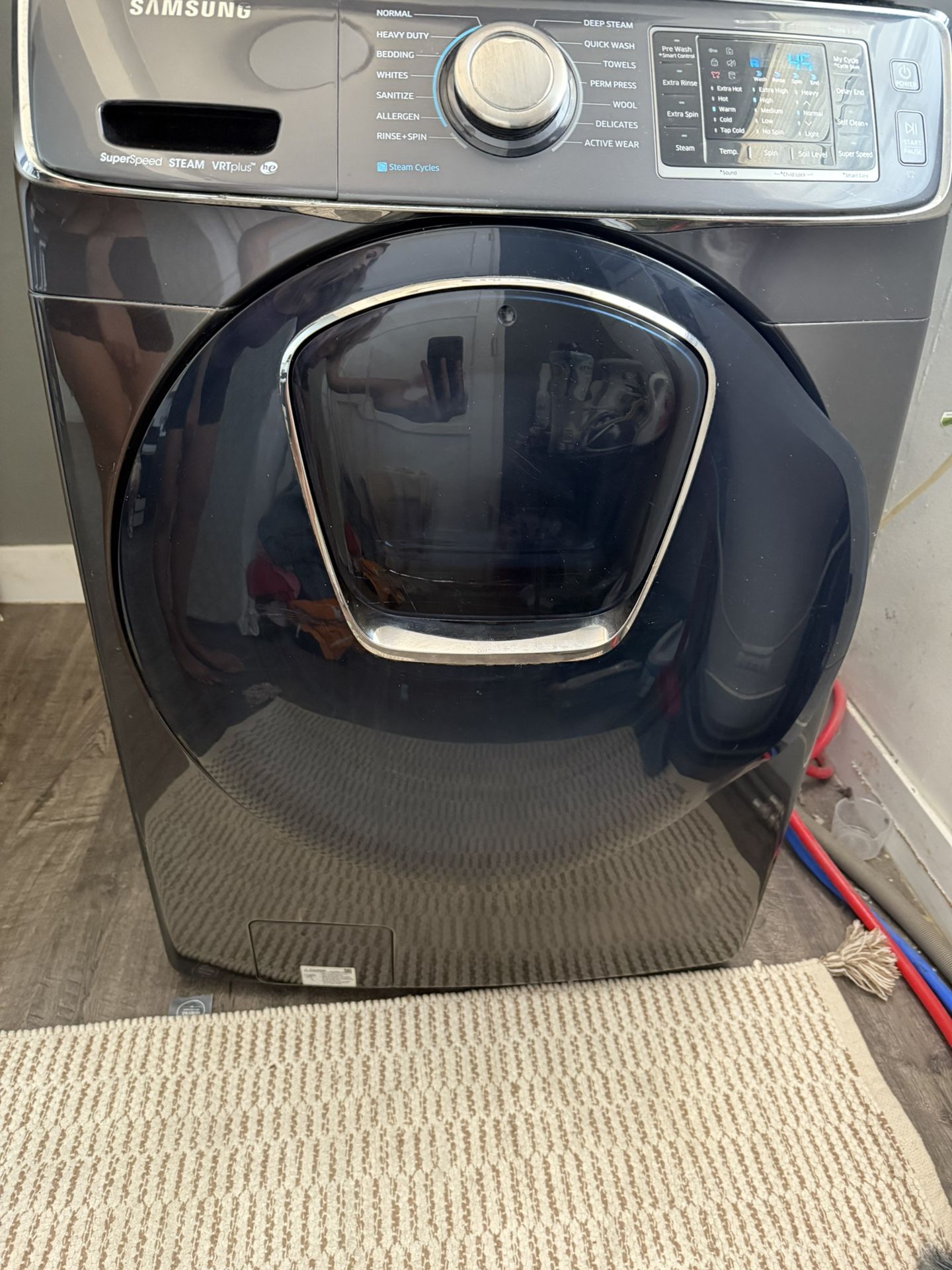 4.5 cu. ft. Smart Front Load Washer with AddWash™ in Black Stainless Steel