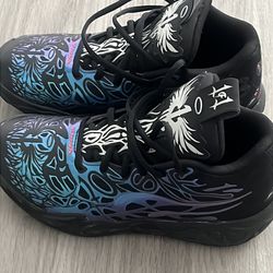 Lamelo  Ball Shoes Kids- size 6