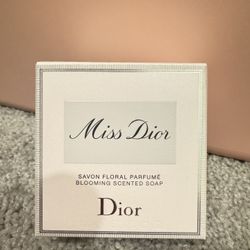Miss Dior Blooming Scented Soap