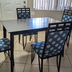Dinning Table & 4 Chairs