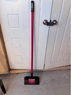 NEW Bully Heavy Duty Floor Scraper  Never Used