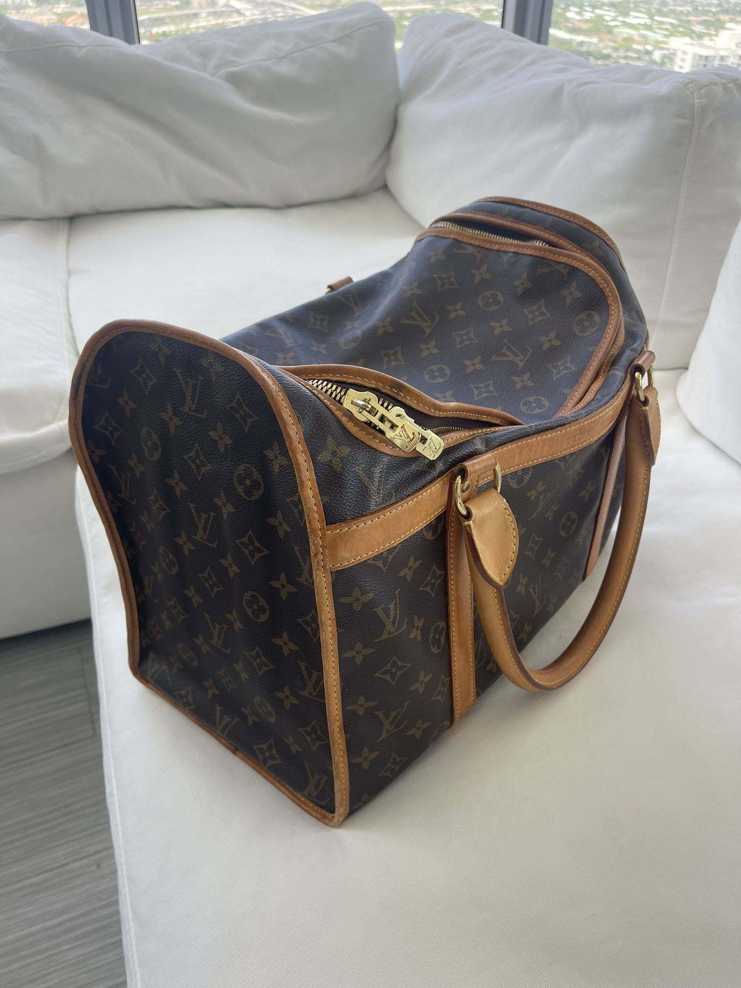 Louis Vuitton Dog Carrier 40 - 5 For Sale on 1stDibs
