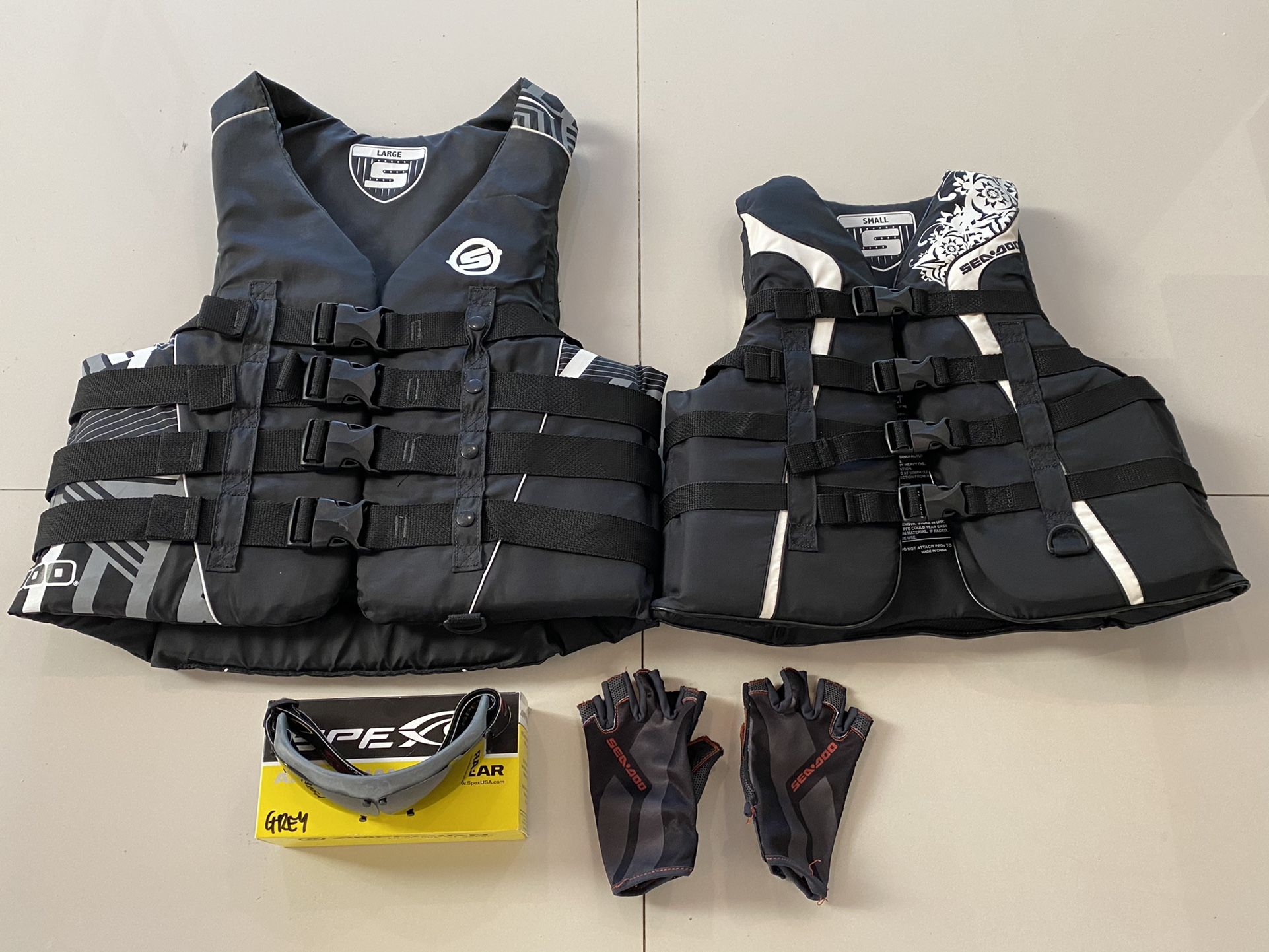 Seadoo Life Jackets Vests Adult Large & Small + Gloves + Goggles