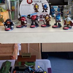 M&Ms Starwars figures x6
