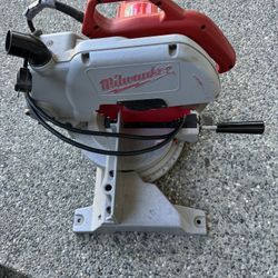 Milwaukee Magnum Miter Saw