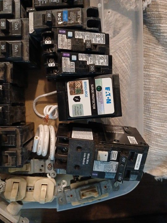 BREAKERS AND SURGE PROTECTORS/ ELECTRIC EQUIPMENT 