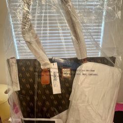 Dooney & Bourke Bag