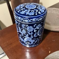 New pier one imports porcelain mandarin canister/jar + lid