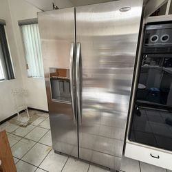 Whirlpool stainless steel refrigerator