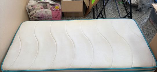 Twin mattress