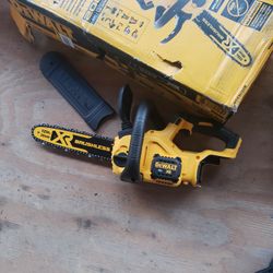 20VOLTS XR BRUSHLESS DEWALT CORDLESS CHAINSAW 