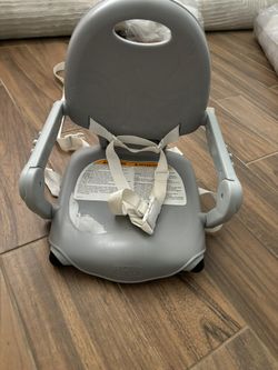 Chicco Pocket Snack Booster Seat
