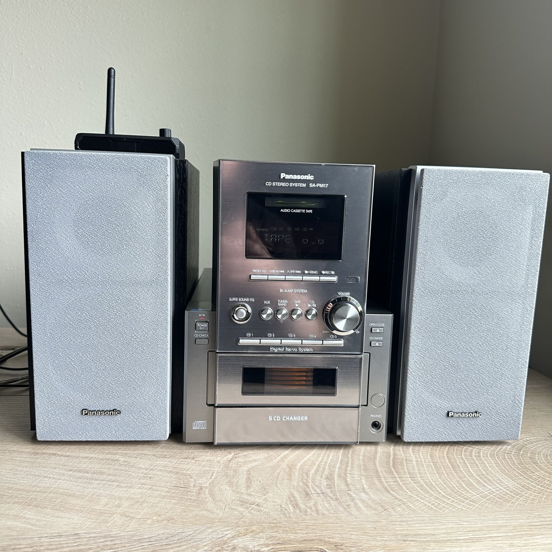 Panasonic Stereo System SA-PM27 5 Disc CD bluetooth receiver ,FM, Sounds Amazing