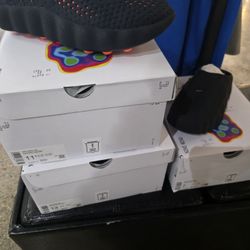 Mind 001 Size 7 $280

Mind 002 size 11.5 $250 size 13 $250