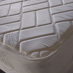 New Queen Mattress With Warranty Free Delivery  colchon Queen nuevo con garantía entrega gratis