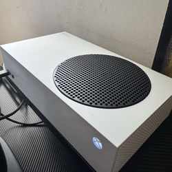 Xbox Series S ( Read Description )