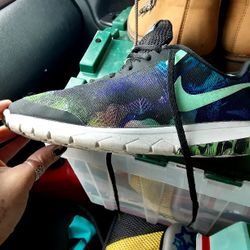 Womens Nikes 