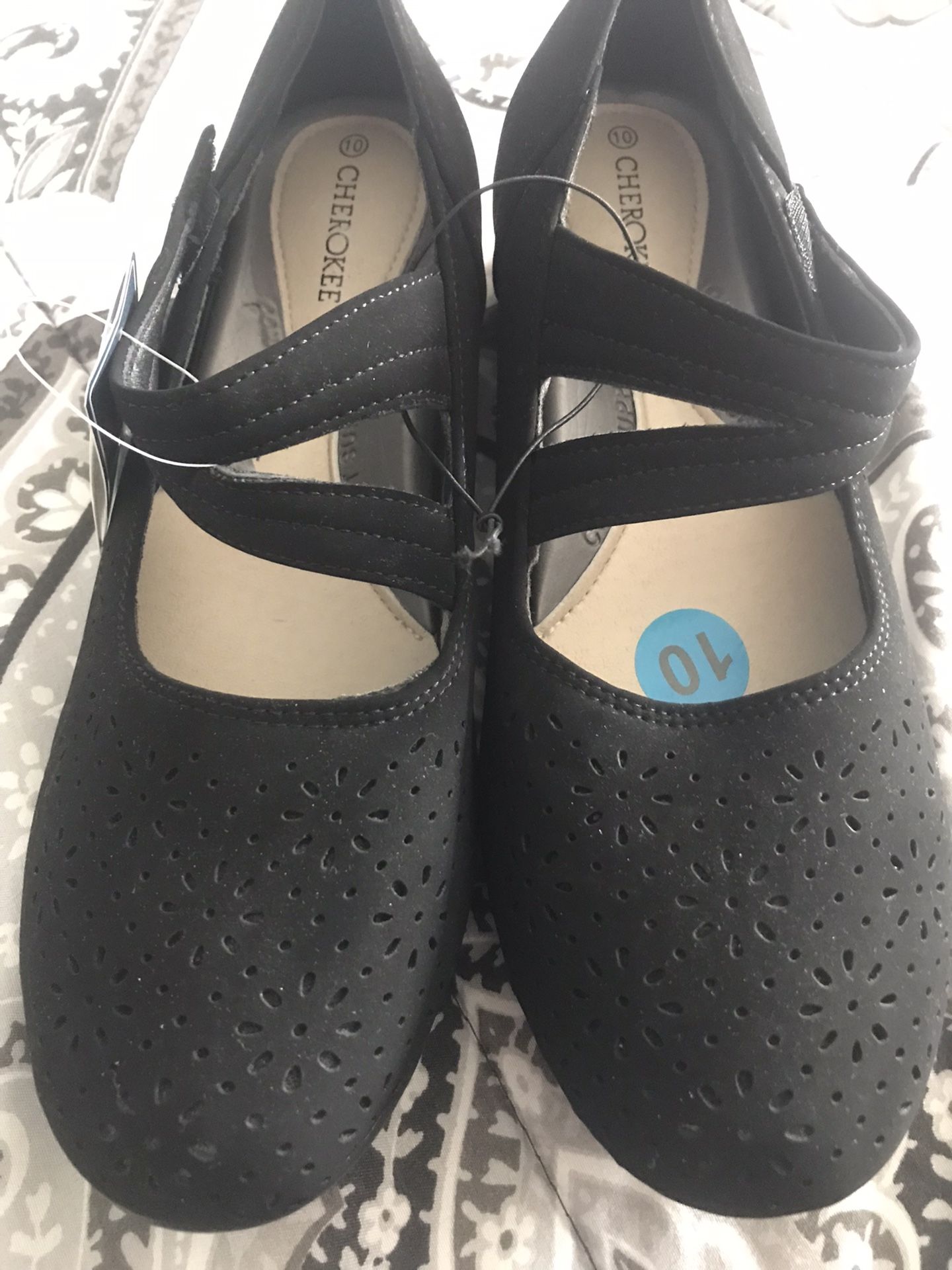 Brand New Womens Shoes Size 10