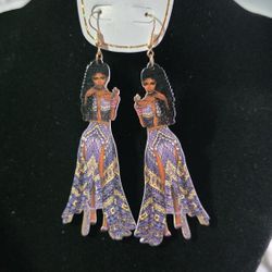 Women African Ebony Model Dangle Pierced Earrings Purple Dress