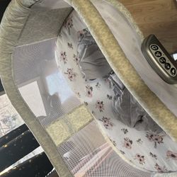 Halo 360 Bassinet 